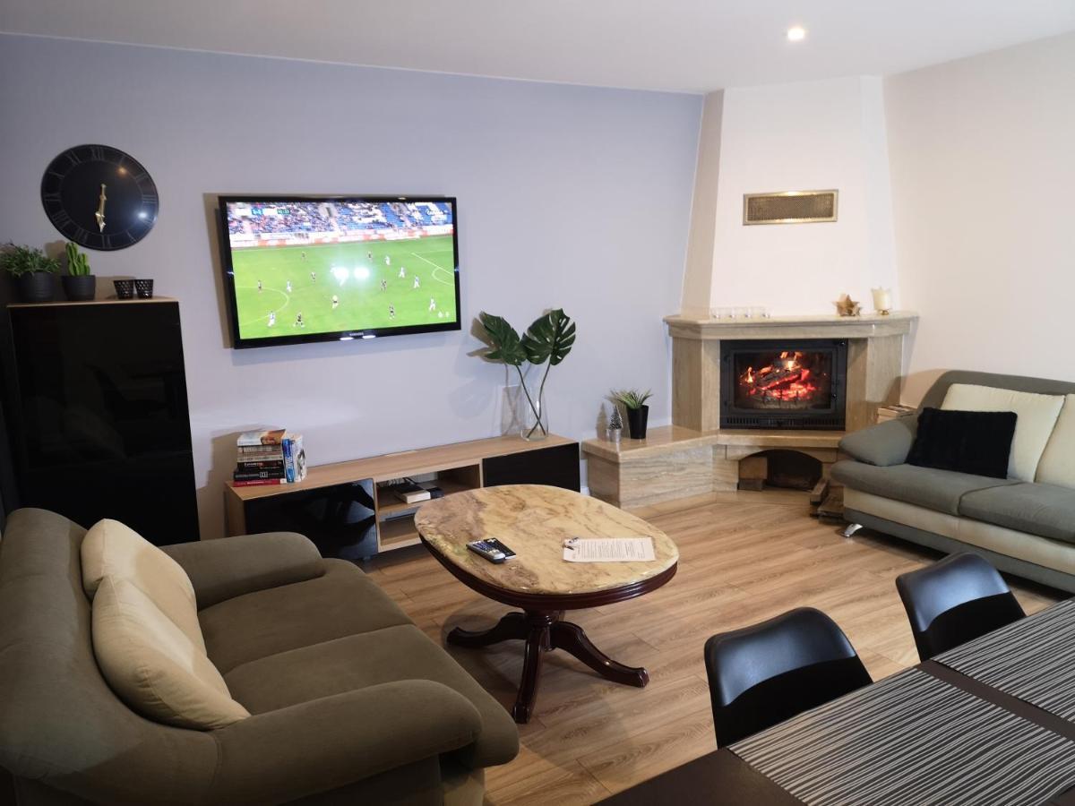 Red Rose Apartament -Parking -Taras- Faktura Vat Келце Екстериор снимка