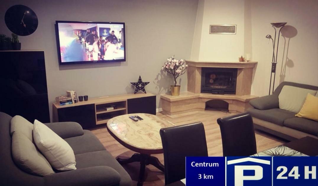 Red Rose Apartament -Parking -Taras- Faktura Vat Келце Екстериор снимка